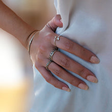 Cargar imagen en el visor de la galería, Anillo Bibione Plata - Molto Amore Co.