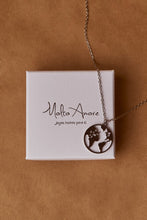 Cargar imagen en el visor de la galería, Collar World Plateado - Molto Amore Co.