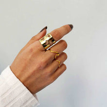 Carica l'immagine nel visualizzatore di Gallery, Anillo World Dorado - Molto Amore Co.