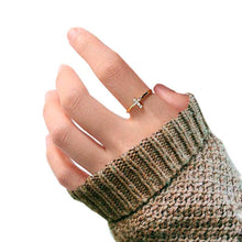 Cargar imagen en el visor de la galería, Anillo Cristo Oro - Molto Amore Co.