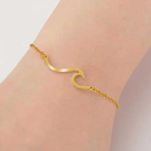 Cargar imagen en el visor de la galería, Pulsera Faro Dorada - Molto Amore Co.