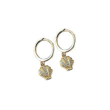 Load image into Gallery viewer, Seashell Gold earrings
